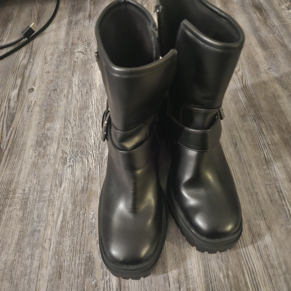Black Leather Style Boots - Picture 2 of 5